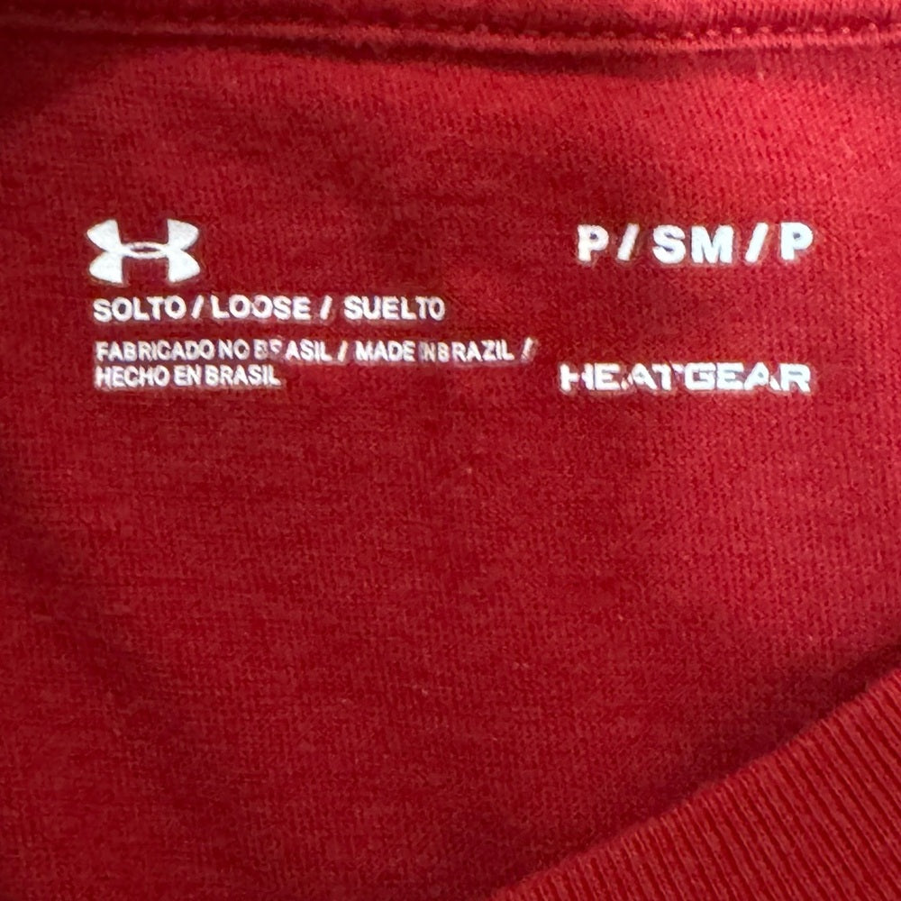 Clean Under Armour Red Short Sleeve Tee Athletic Performance