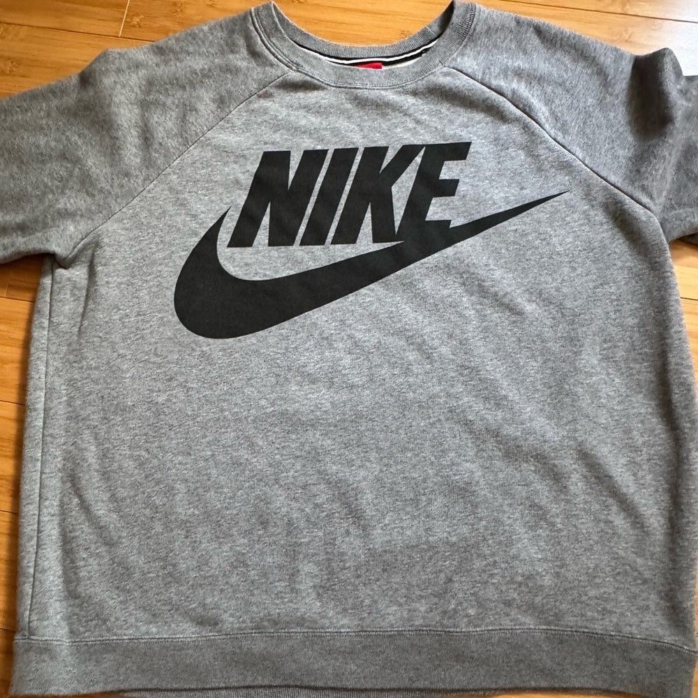 Clean Classic Nike Women’s Crewneck Sweater in Gray and Black