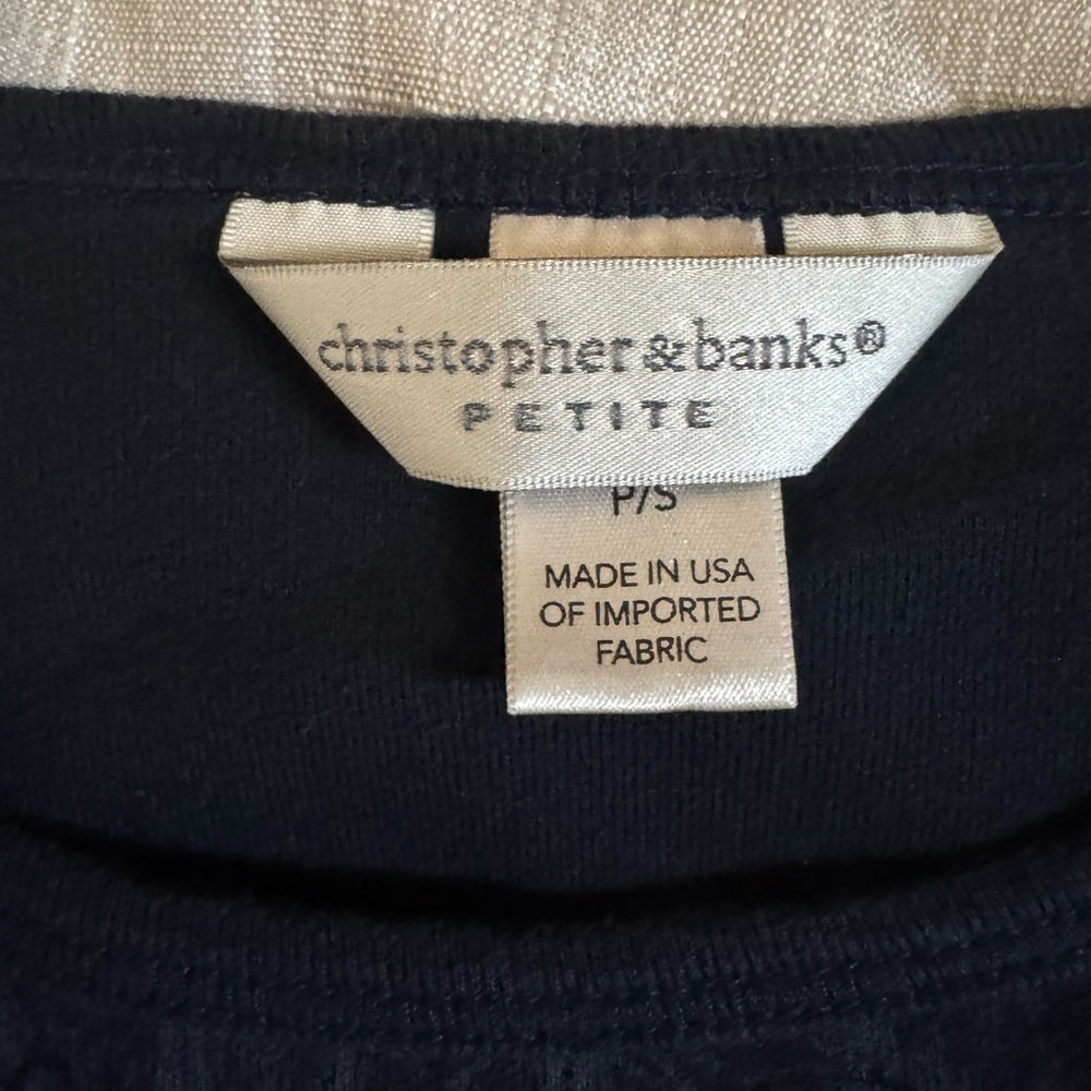 Beautiful Clean Unique Christopher & Banks Navy Petite Floral Graphic Top