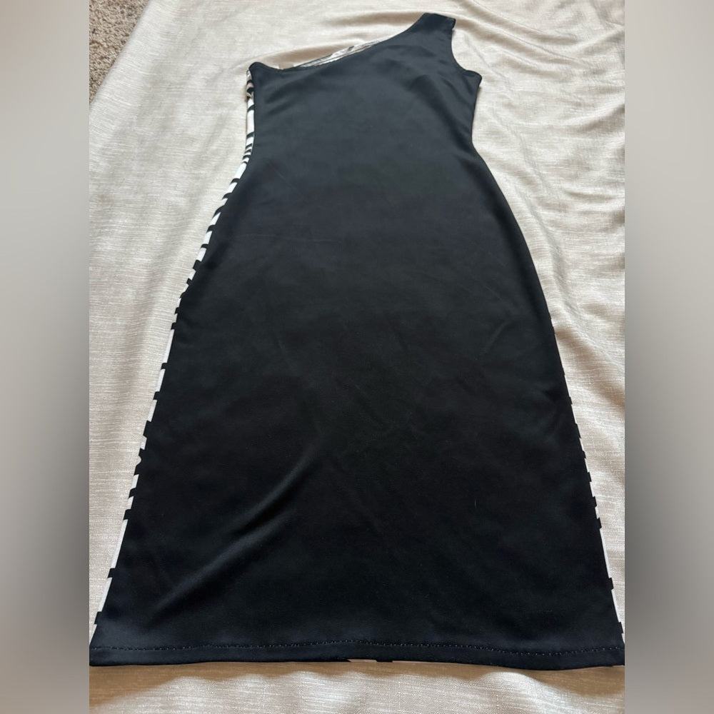 Clean 1 of 1 Logan (Me) Elegant Designer Black and White Swirl Dress