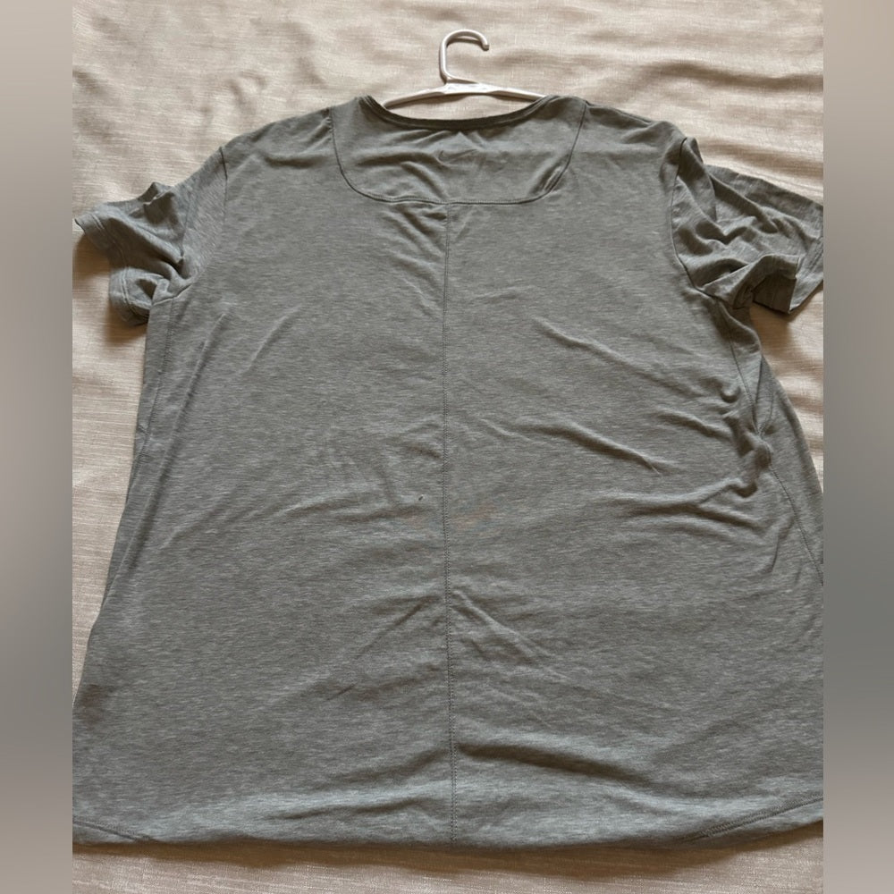 Clean & Soft Classic Gray Nike Dri-Fit Women's Shirt Size S