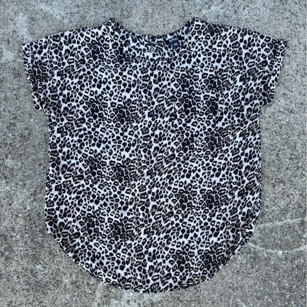 Clean Like New Buffalo David Bitton Animal Print Top Size M