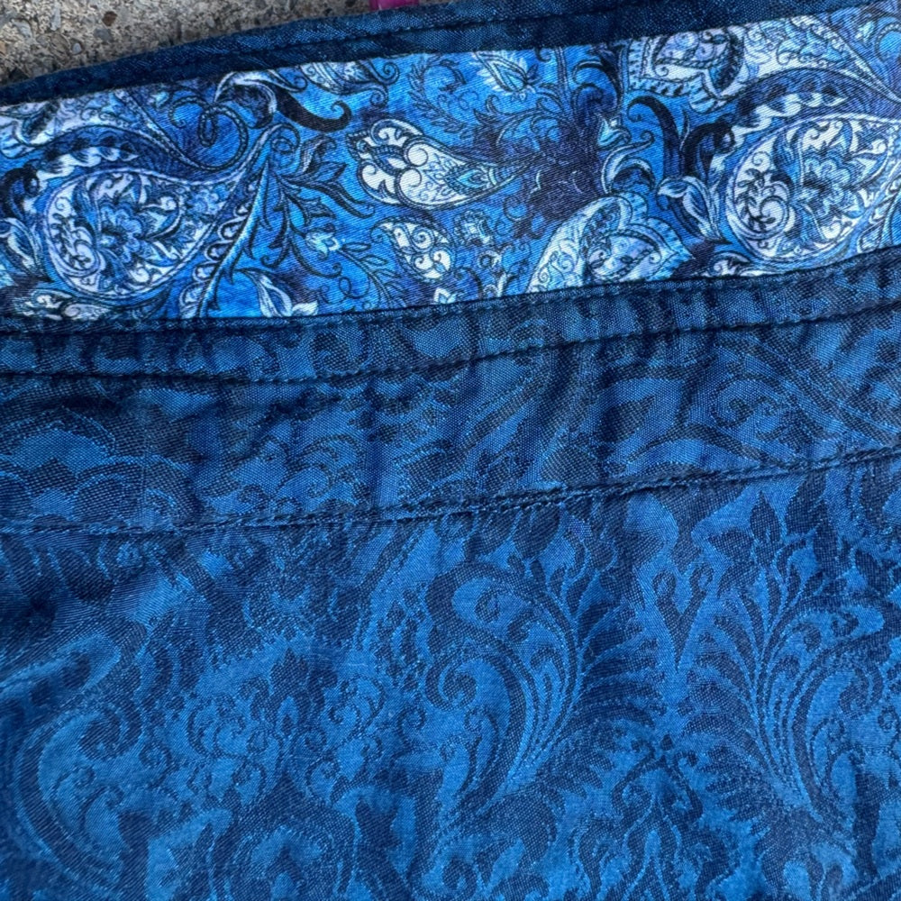 Clean Robert Graham Blue Casual Button Down Shirt Size L