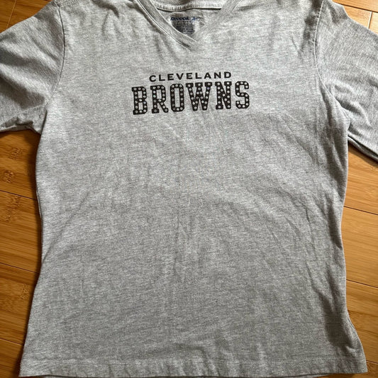 Cute & Clean Women’s Reebok Cleveland Browns Gray V-Neck T-Shirt Size L