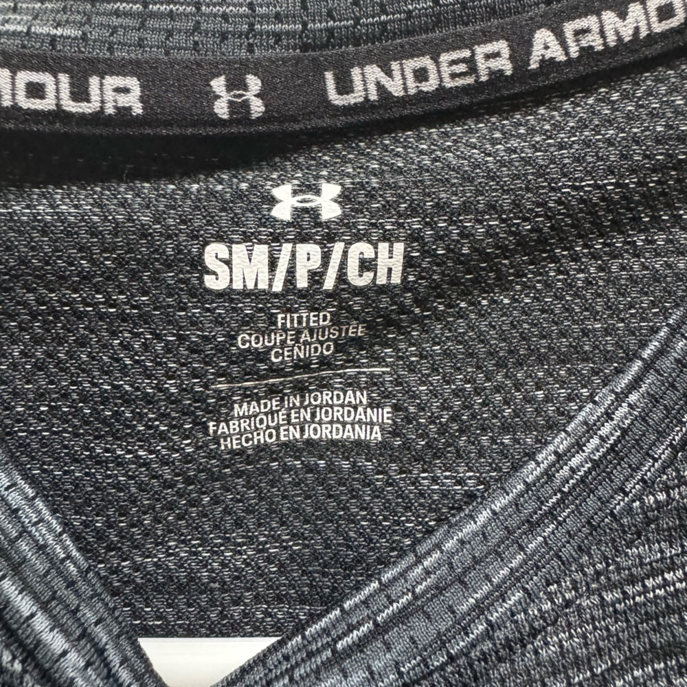 Clean Under Armour Black and Gray Apparel T Shirt Size S