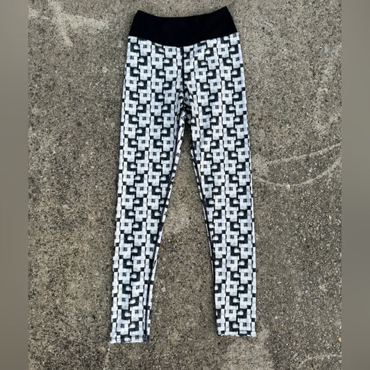 Clean and Comfy Logan Designer Geometric Black and White Yoga Pants Size S