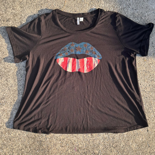 Clean Cato Black American Lips Graphic Tee Size 18/20W