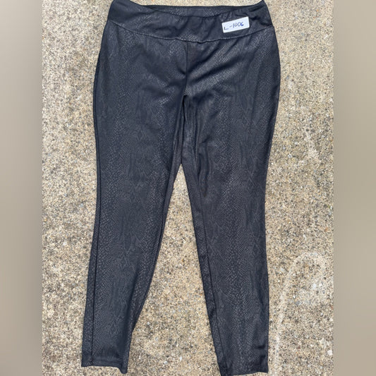 Clean Snakeskin Patterned Black Leggings Size L